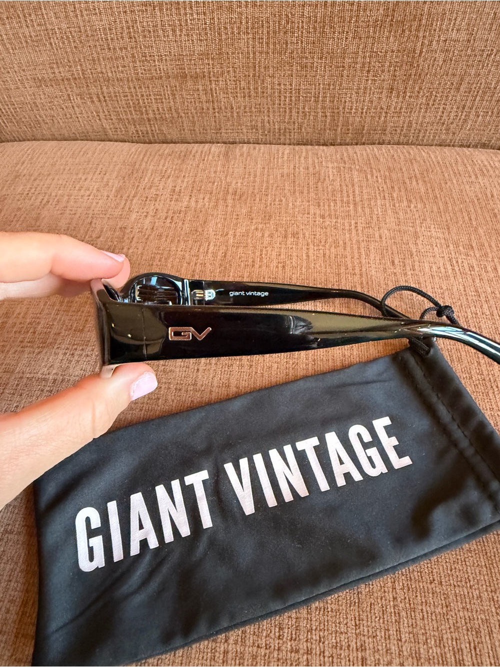 DAISY Black 90's Round Sunglasses - Black/Super Dark